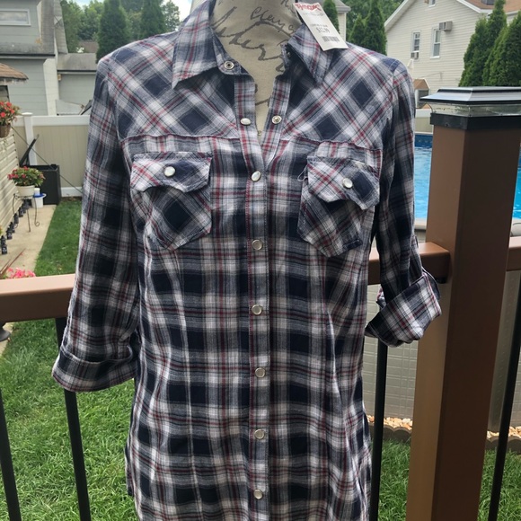 NWT FLANNEL LIKE BUTTON DOWN TOP-100 PCT COTTON - Picture 1 of 3